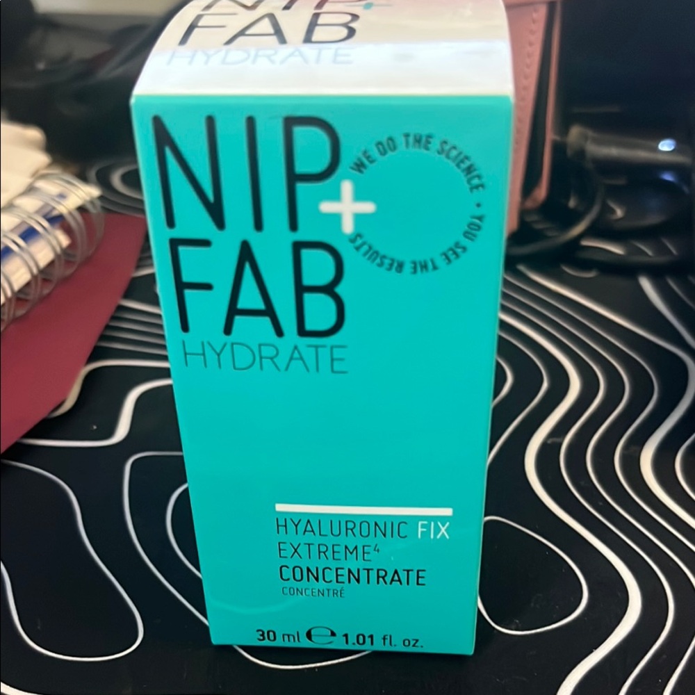 NIP+FAB Hydrate Hyaluronic Fix Extreme4 Concentrate